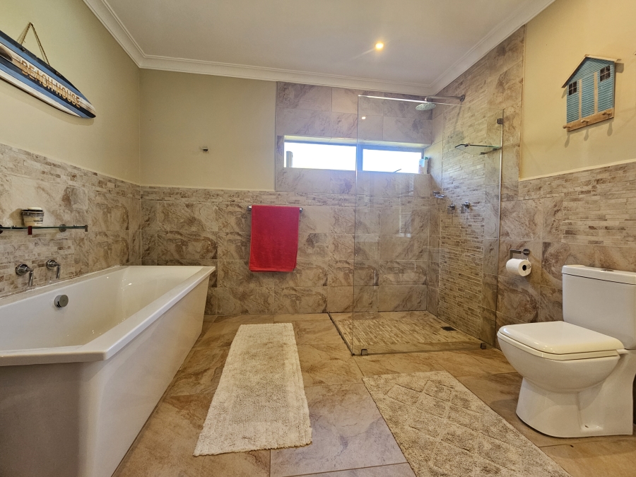 4 Bedroom Property for Sale in C Place Eastern Cape
